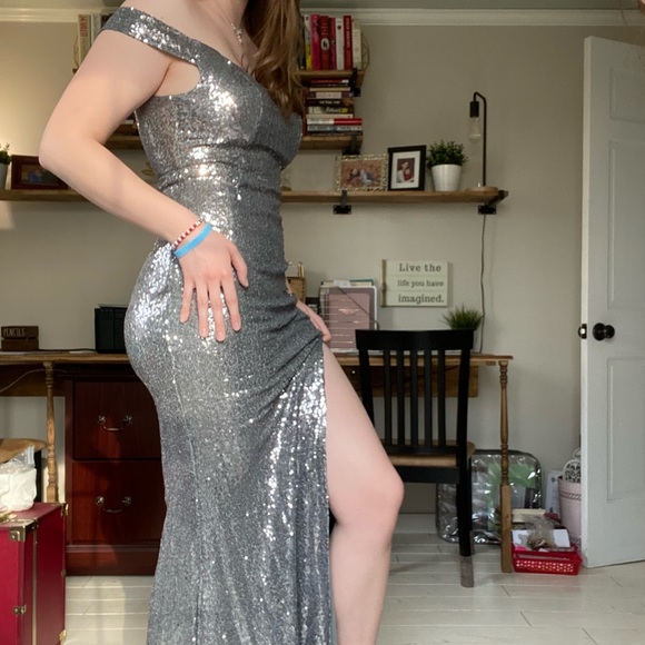 Gray Sequin V Neck Ombre Prom Dress With Slit